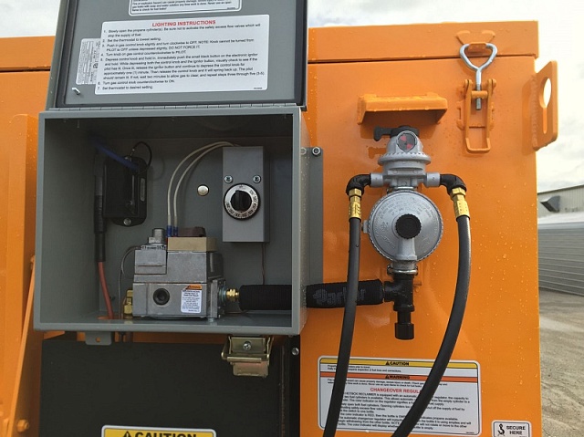 Термос-бункер для регенерации и нагрева асфальта на раме KM 4000